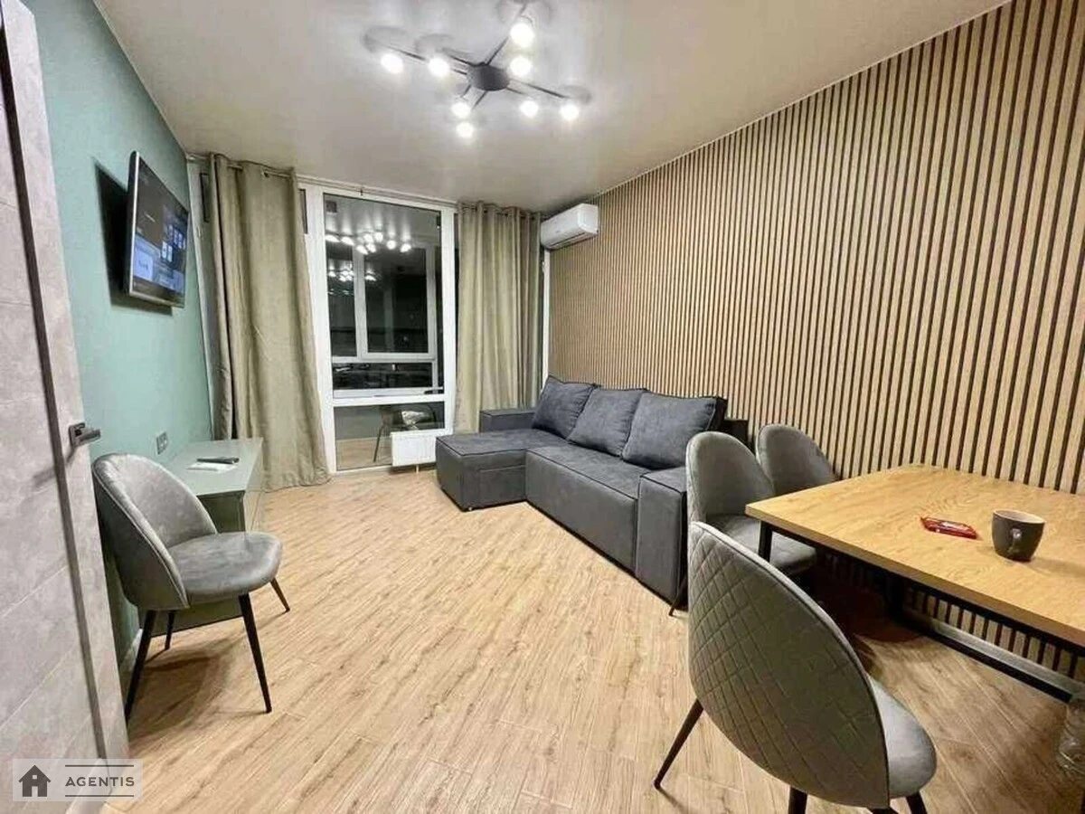 Здам квартиру. 3 rooms, 63 m², 3rd floor/6 floors. 10, Академіка Філатова вул., Київ. 