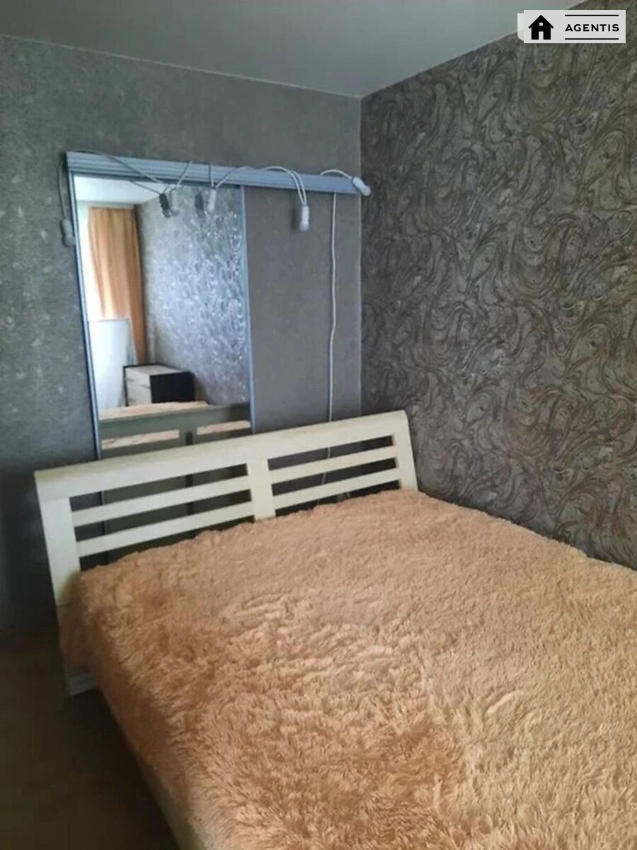 Сдам квартиру. 2 rooms, 41 m², 4th floor/16 floors. 11, Степана Руданського вул., Киев. 