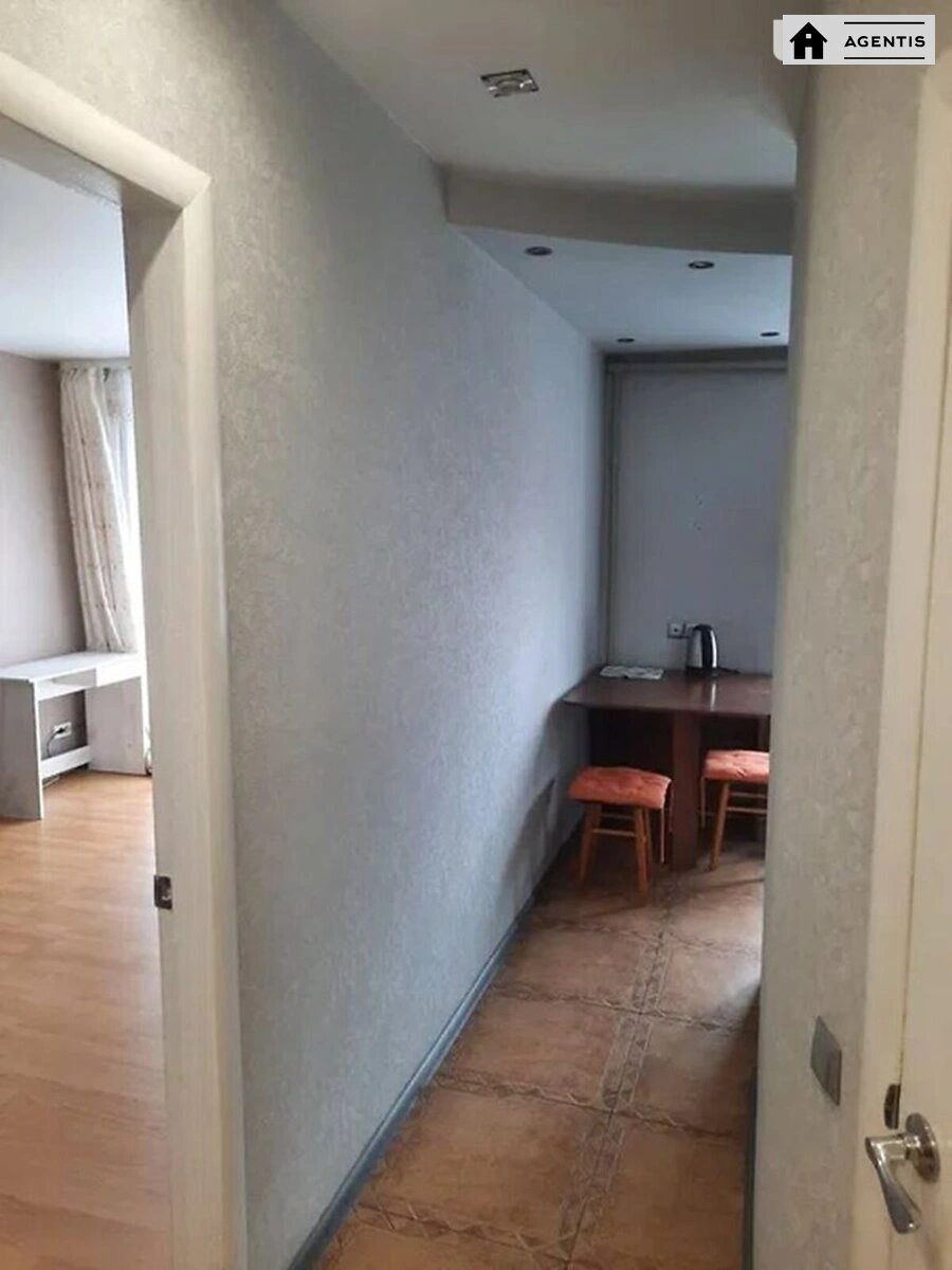 Сдам квартиру. 2 rooms, 41 m², 4th floor/16 floors. 11, Степана Руданського вул., Киев. 