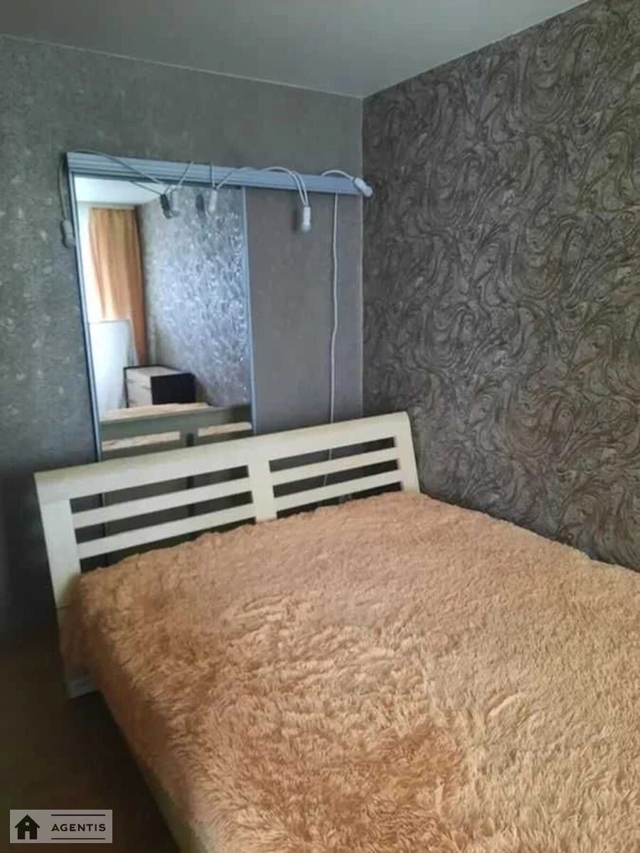 Сдам квартиру. 2 rooms, 41 m², 4th floor/16 floors. 11, Степана Руданського вул., Киев. 