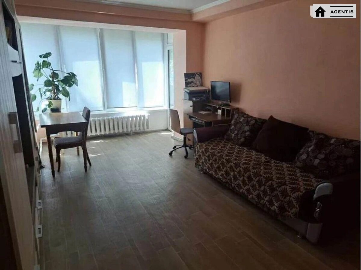 Apartment for rent. 3 rooms, 64 m², 3rd floor/5 floors. 5, Brativ Malakovykh vul.  Borysa Zhytkova, Kyiv. 