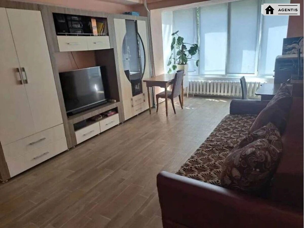 Apartment for rent. 3 rooms, 64 m², 3rd floor/5 floors. 5, Brativ Malakovykh vul.  Borysa Zhytkova, Kyiv. 