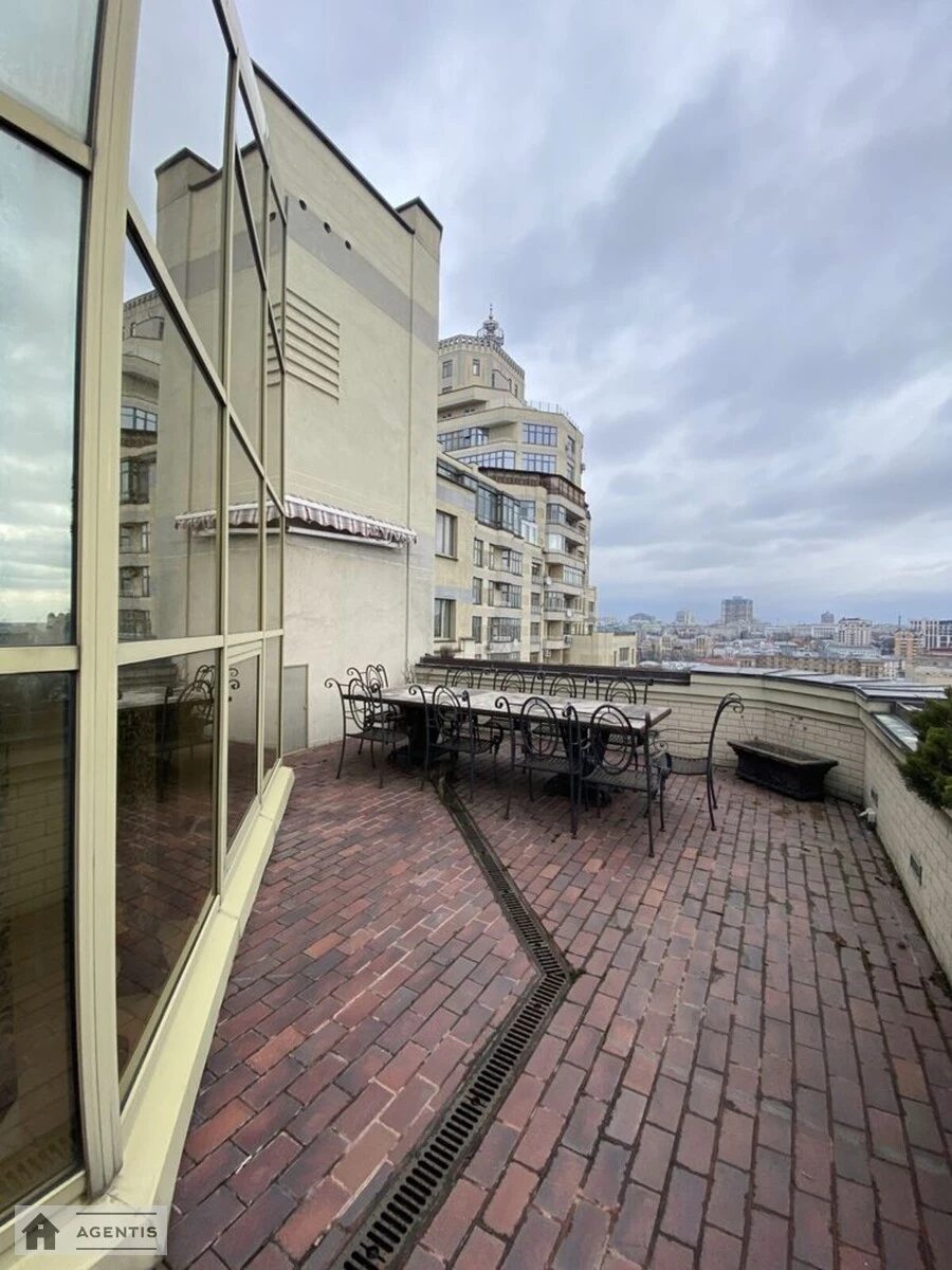 Apartment for rent. 4 rooms, 220 m², 9th floor/9 floors. 49, Volodymyrska 49, Kyiv. 