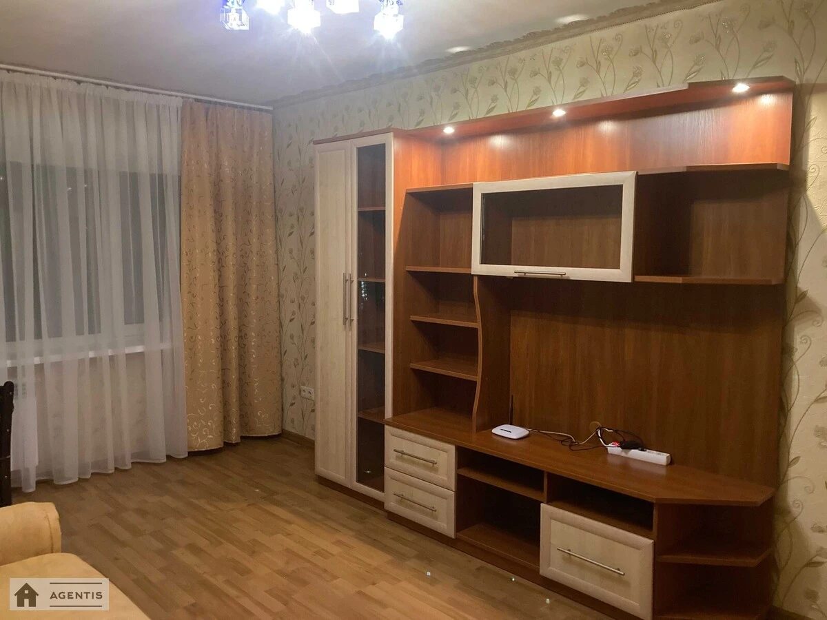 Apartment for rent. 1 room, 35 m², 5th floor/16 floors. 8, Golosiyivska 8, Kyiv. 