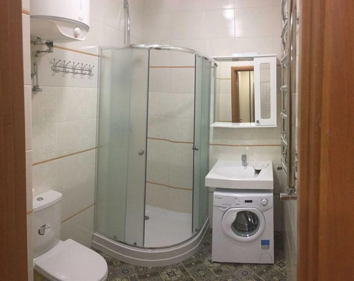 Сдам квартиру. 1 room, 39 m², 1st floor/6 floors. Метрологическая, Киев. 