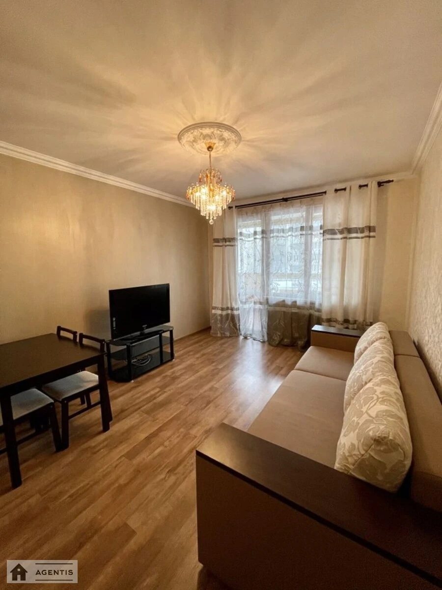 Apartment for rent. 2 rooms, 65 m², 5th floor/24 floors. 62, Golosiyivskiy 62, Kyiv. 