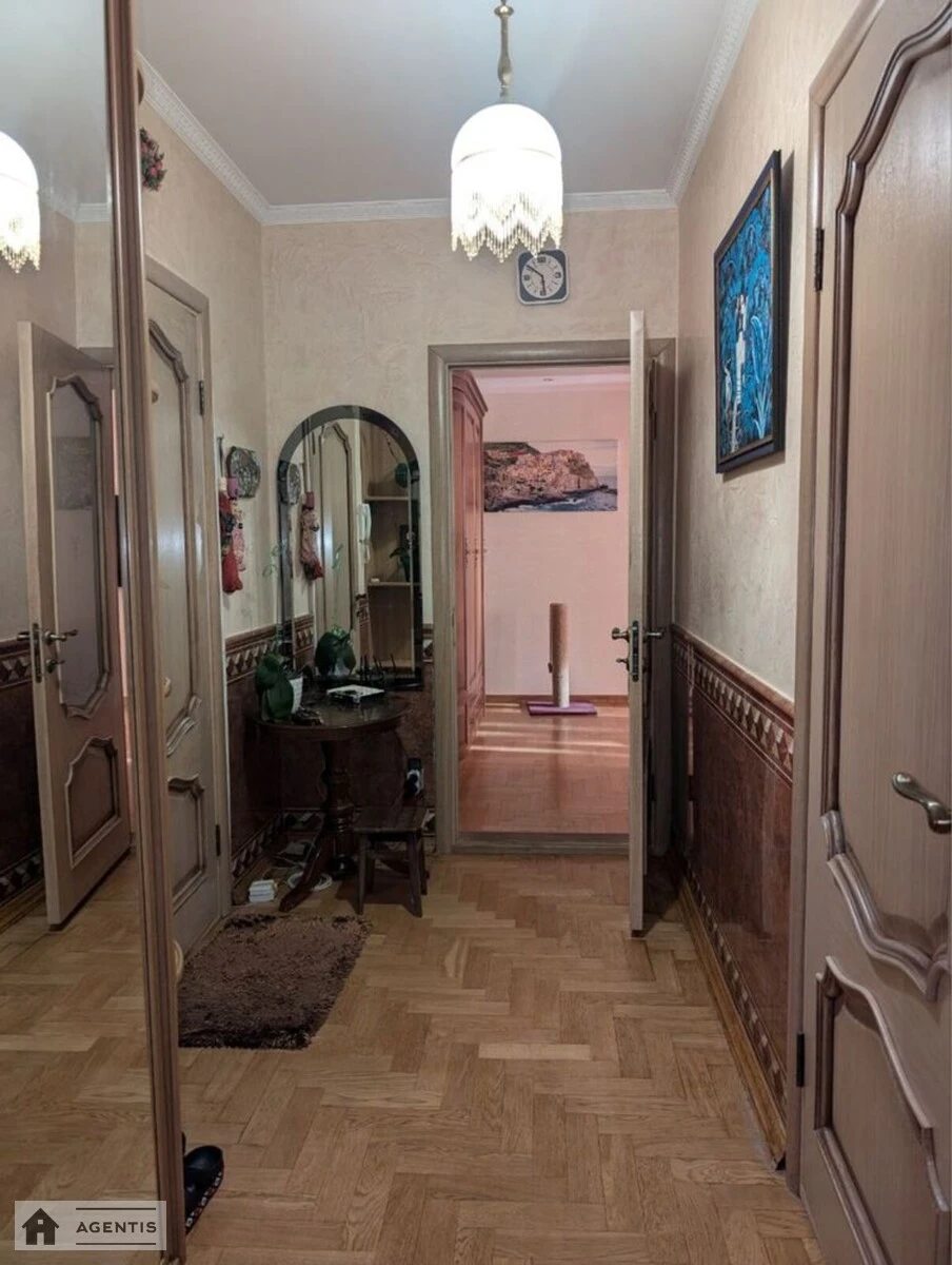 Сдам квартиру. 2 rooms, 55 m², 2nd floor/10 floors. 16, Миколи Ушакова вул., Киев. 