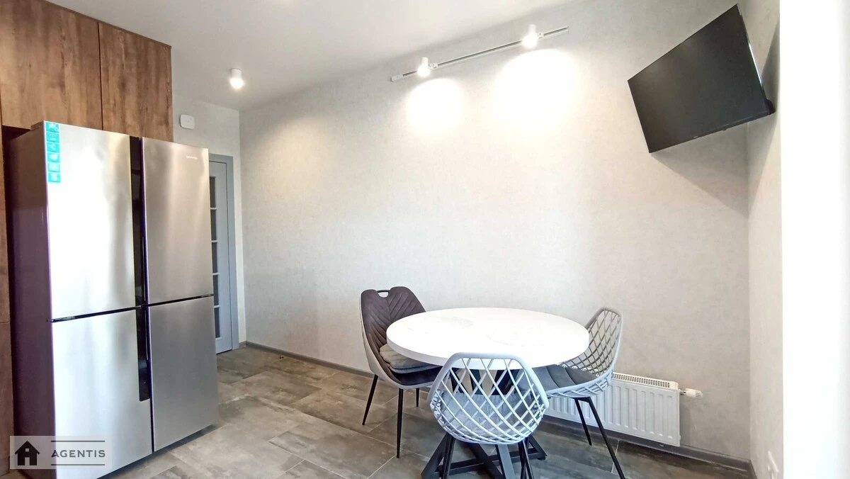 Сдам квартиру 2 комнаты, 70 m², 20 эт./22 этажа. 13, Глубочицкая 13, Киев. 