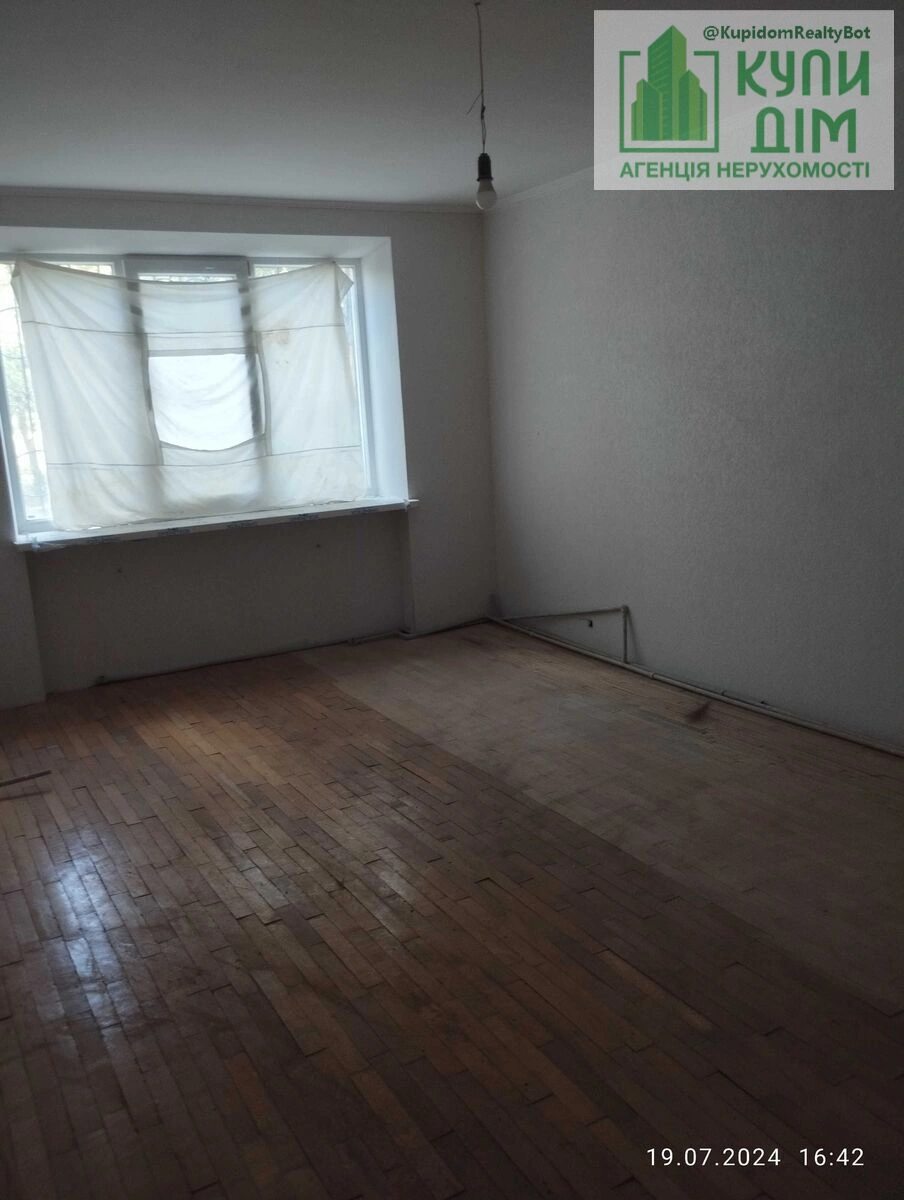 Продаж квартири. 3 rooms, 65 m², 1st floor/5 floors. Подільський (ленінський), Кропивницький. 