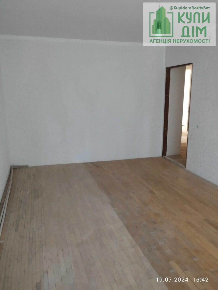 Продаж квартири. 3 rooms, 65 m², 1st floor/5 floors. Подільський (ленінський), Кропивницький. 