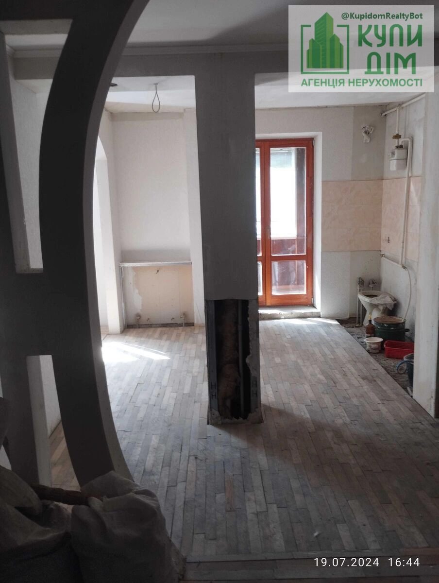 Продаж квартири. 3 rooms, 65 m², 1st floor/5 floors. Подільський (ленінський), Кропивницький. 