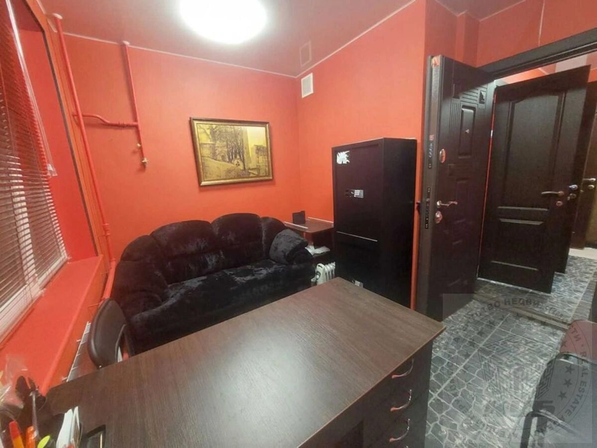 Продаж квартири. 3 rooms, 70 m², 1st floor/9 floors. 6, Якуба Коласа 6, Київ. 