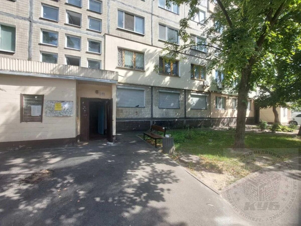 Продаж квартири. 3 rooms, 70 m², 1st floor/9 floors. 6, Якуба Коласа 6, Київ. 