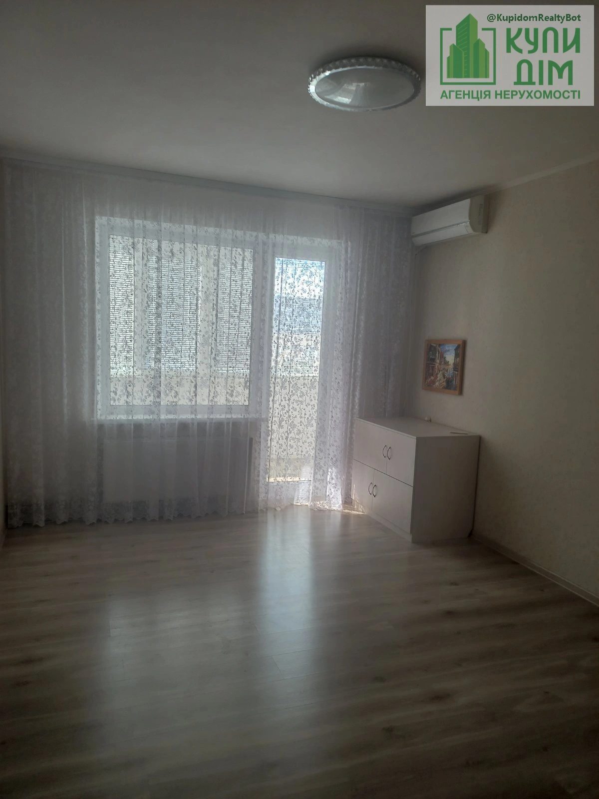 Продаж квартири 2 кімнати, 52 m², 6 пов./10 поверхів. 18, Незалежності вул. (Попова), Кропивницький. 