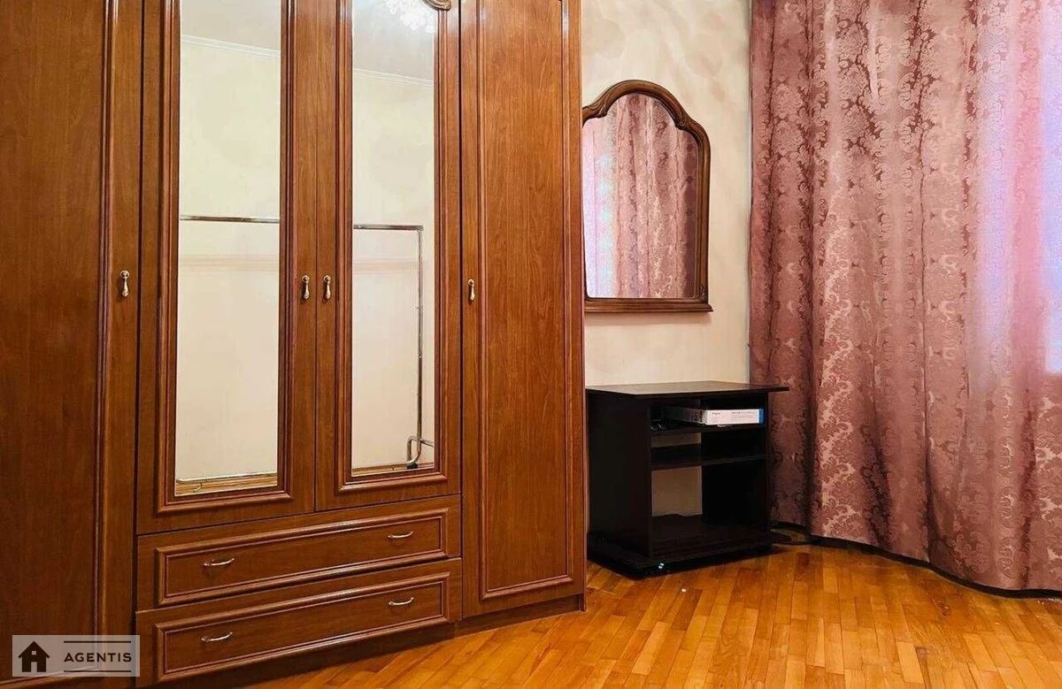 Apartment for rent. 3 rooms, 76 m², 9th floor/11 floors. Desnyanskyy rayon, Kyiv. 