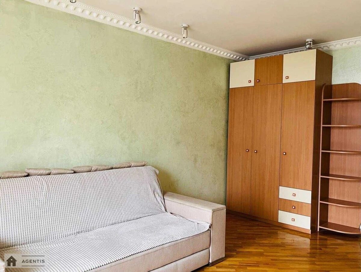 Сдам квартиру. 3 rooms, 76 m², 9th floor/11 floors. Деснянский район, Киев. 