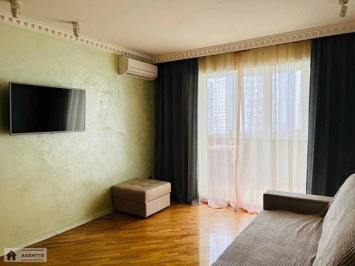 Apartment for rent. 3 rooms, 76 m², 9th floor/11 floors. Desnyanskyy rayon, Kyiv. 