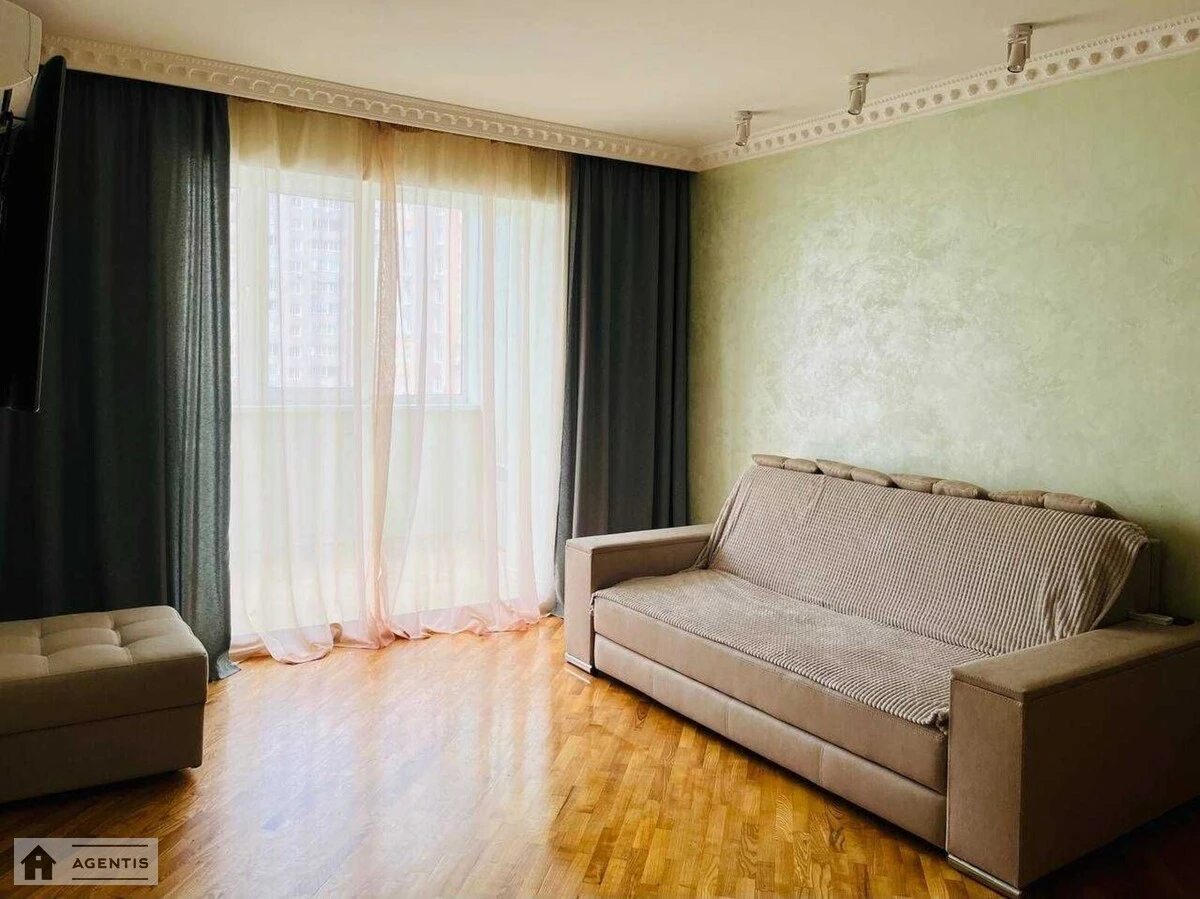 Apartment for rent. 3 rooms, 76 m², 9th floor/11 floors. Desnyanskyy rayon, Kyiv. 