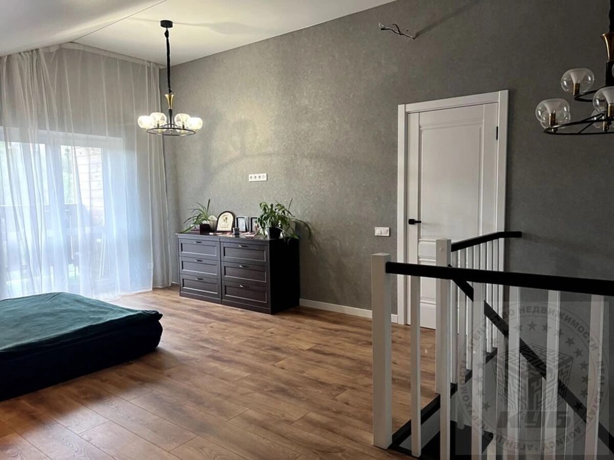 Продаж квартири. 4 rooms, 100 m², 4th floor/4 floors. 16, Придорожная , Зазимье. 