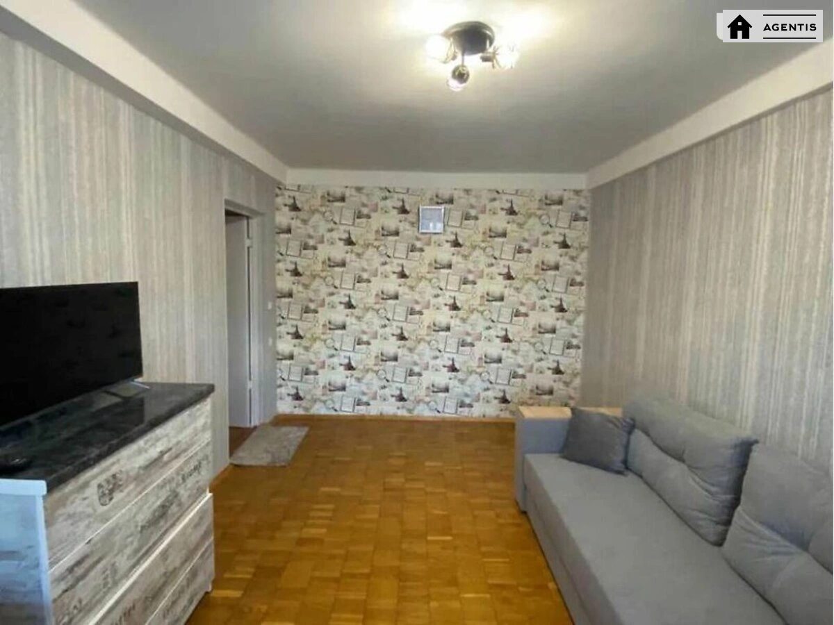 Apartment for rent. 1 room, 32 m², 4th floor/14 floors. 27, Akademika Hlushkova prosp., Kyiv. 