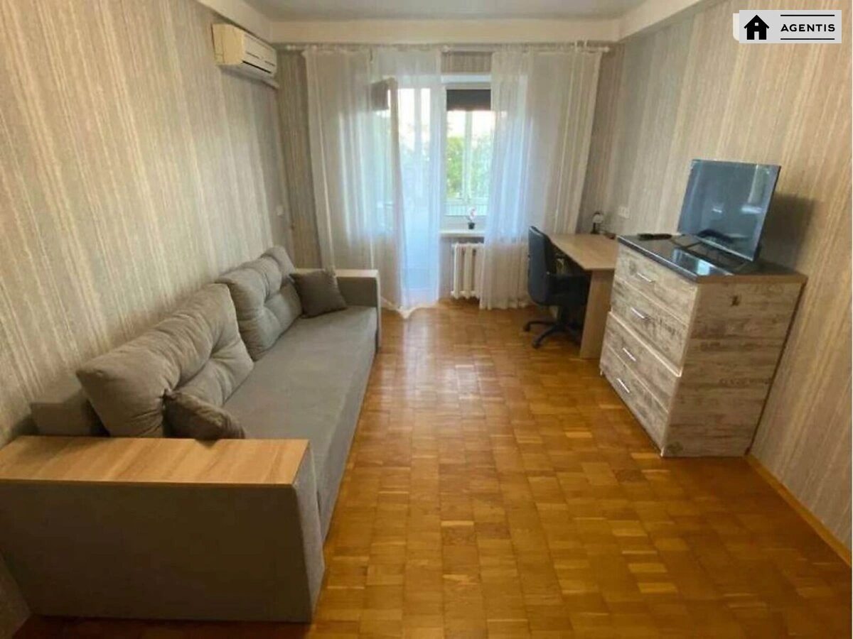 Apartment for rent. 1 room, 32 m², 4th floor/14 floors. 27, Akademika Hlushkova prosp., Kyiv. 