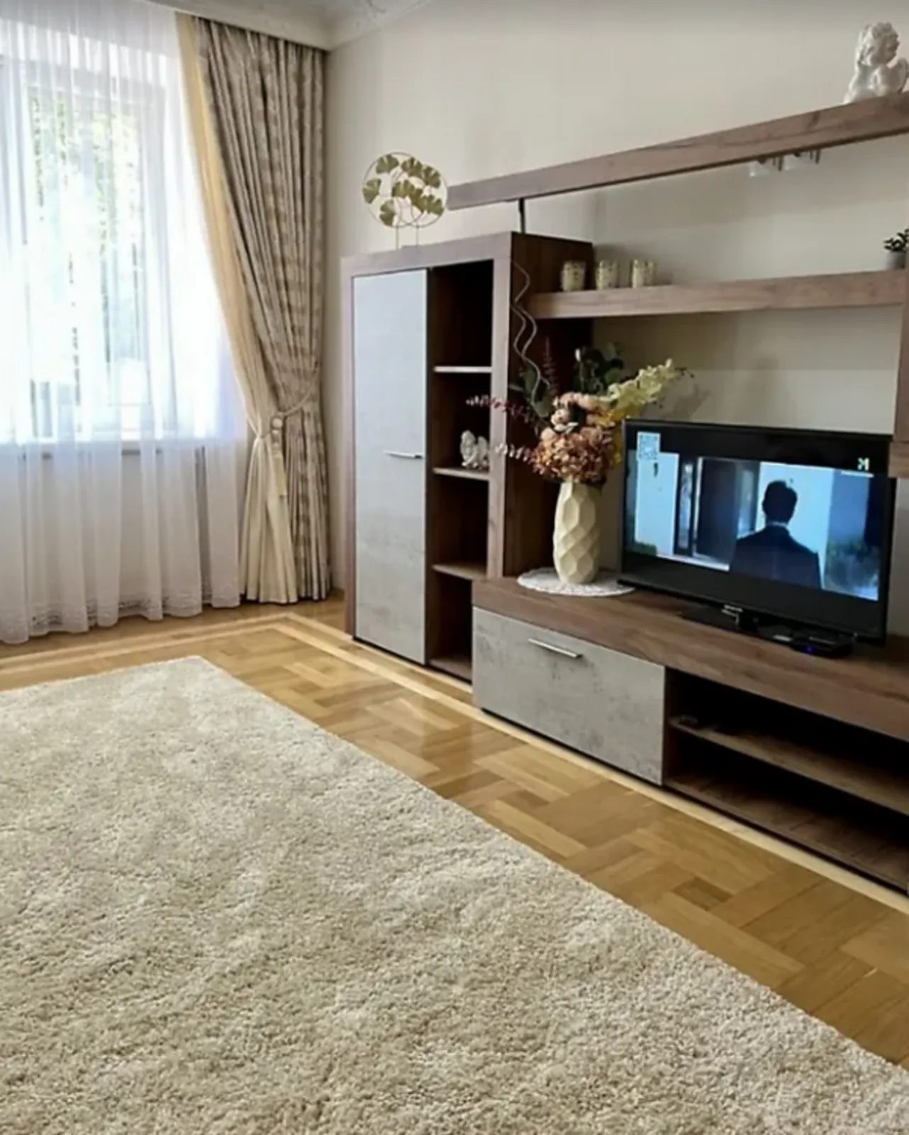 Продаж квартири 3 кімнати, 95 m², 1 пов./6 поверхів. Центр, Тернопіль. 