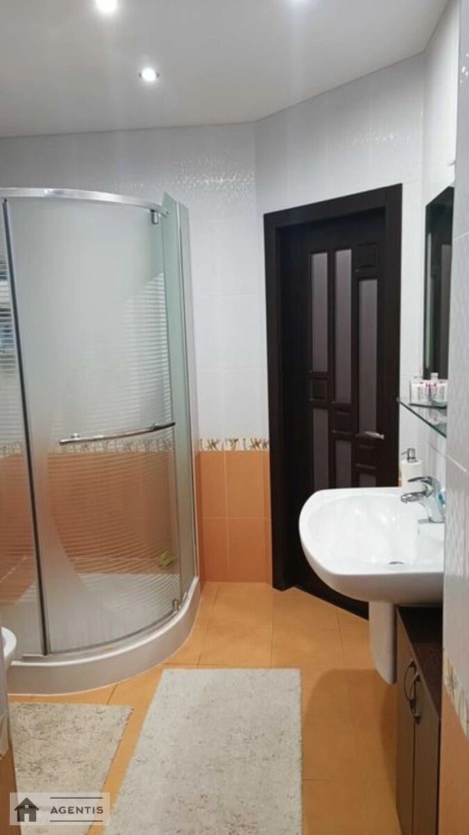 Здам квартиру 3 кімнати, 105 m², 18 пов./25 поверхів. Вадима Гетьмана вул., Київ. 