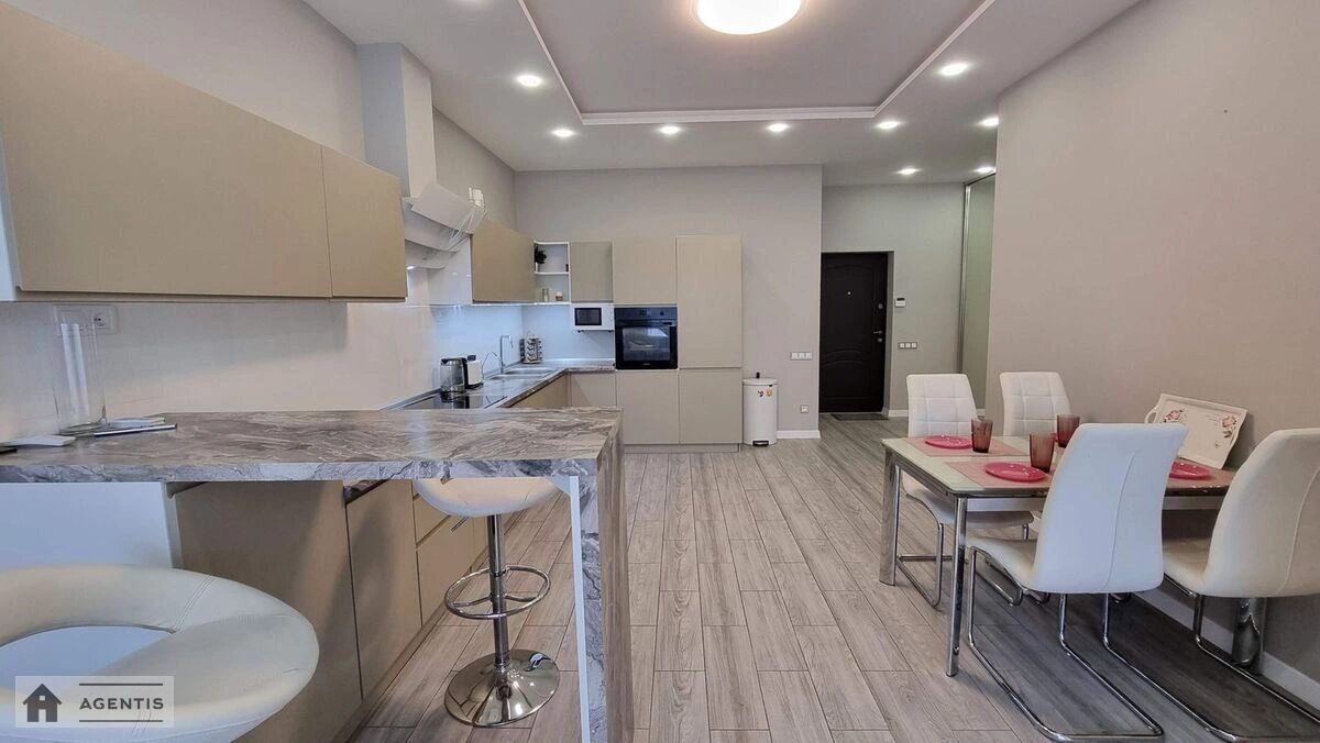 Сдам квартиру 2 комнаты, 65 m², 14 эт./25 этажей. 2, Авіаконструктора Антонова вул., Киев. 