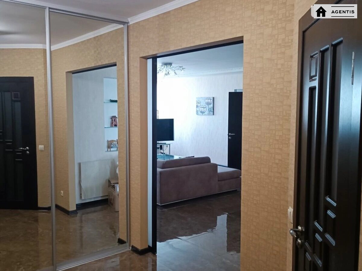 Apartment for rent 3 rooms, 105 m², 18th fl./26 floors. 1, Vadyma Hetmana vul., Kyiv. 