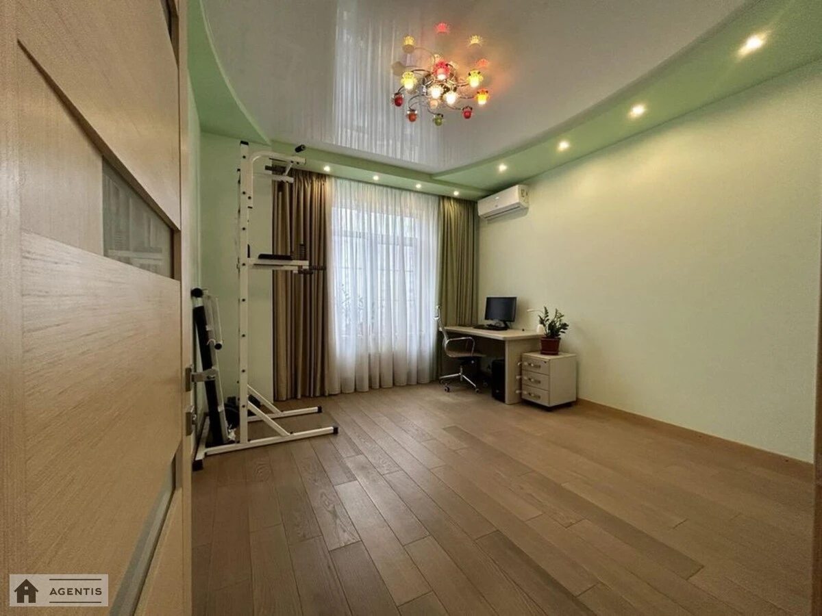 Apartment for rent 2 rooms, 80 m², 3rd fl./5 floors. Dmytra Lutsenka vul., Kyiv. 