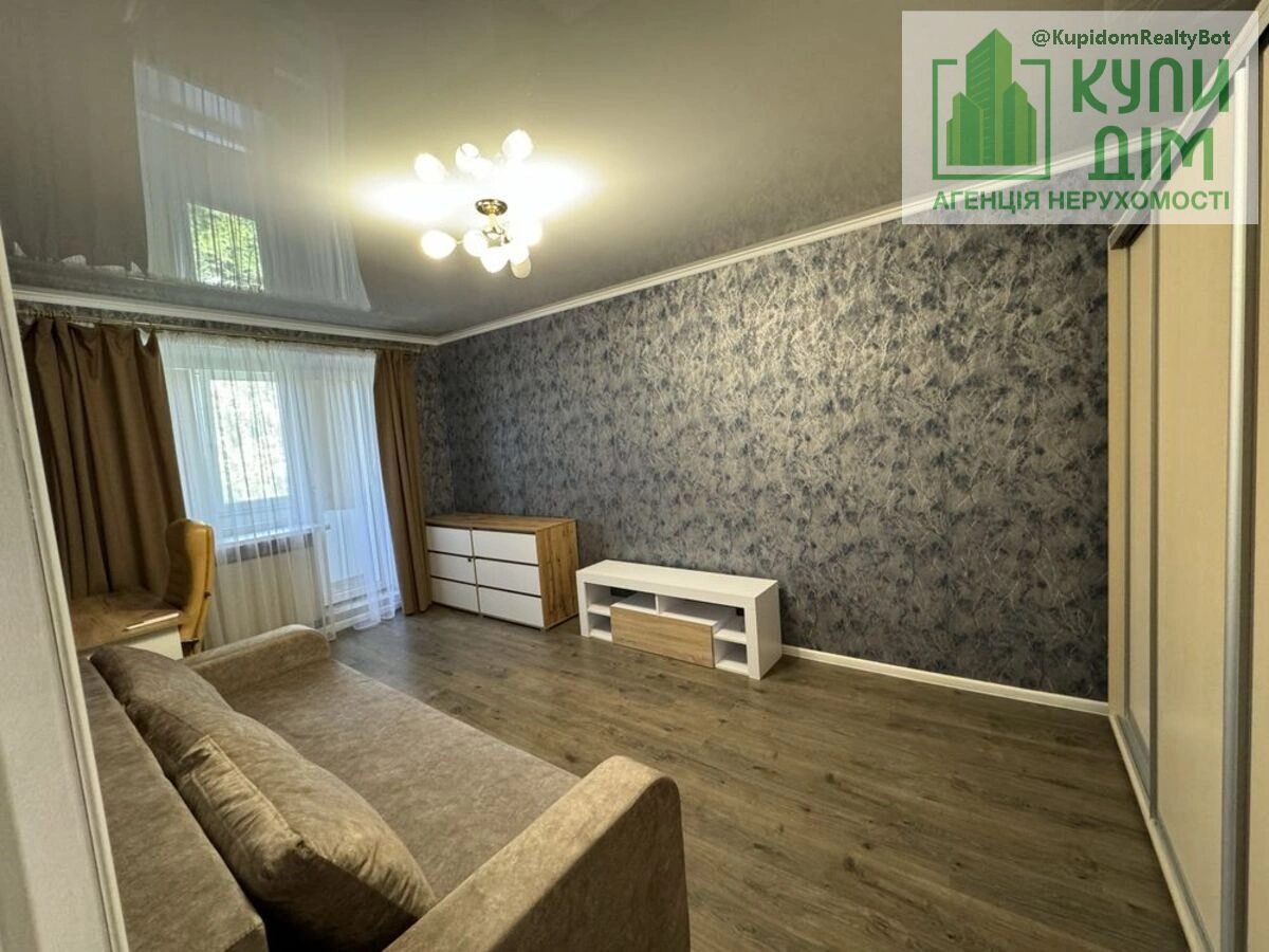 Apartments for sale 1 room, 33 m², 4th fl./5 floors. Myru vul., Kropyvnytskyy. 