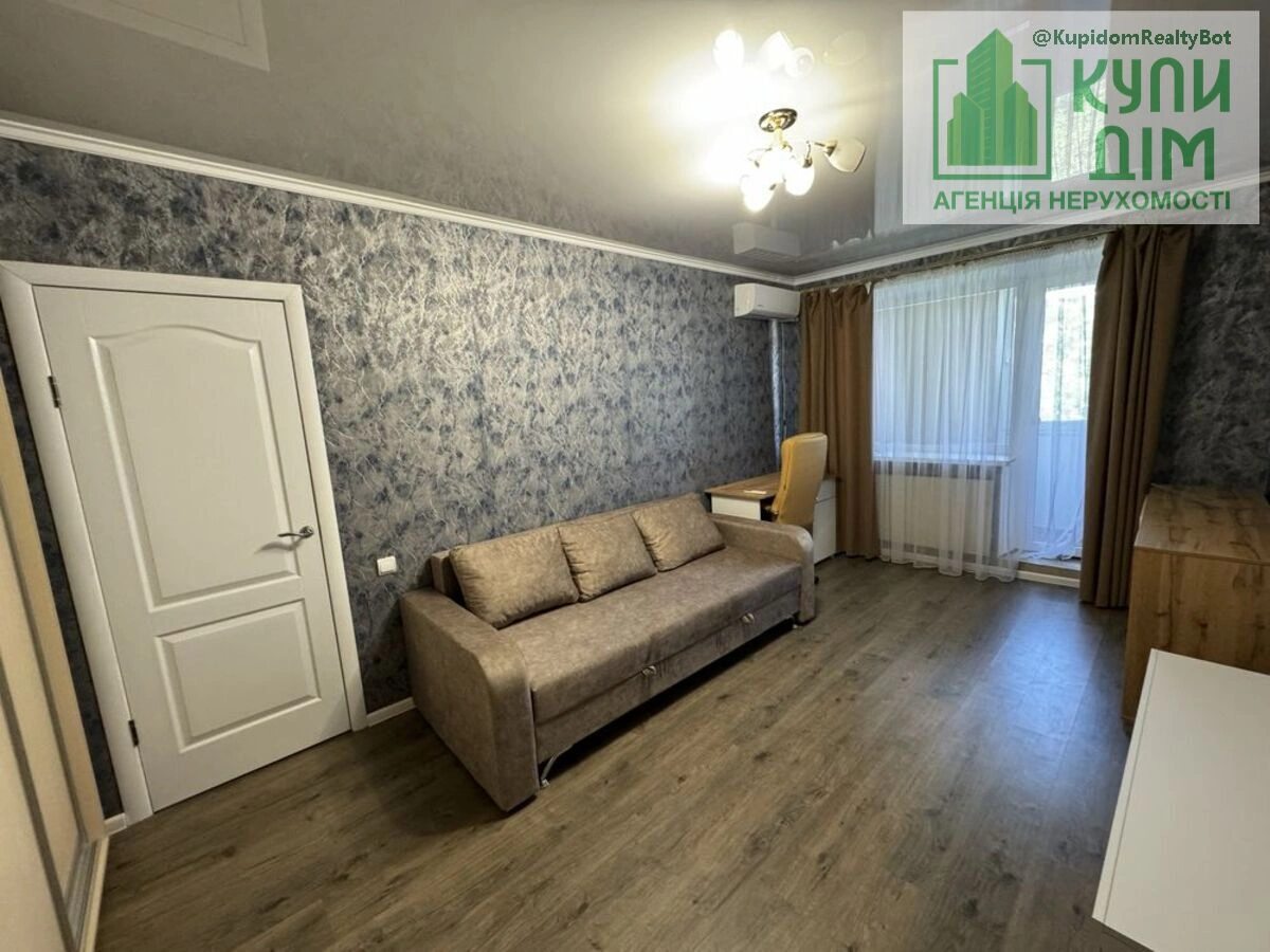 Apartments for sale 1 room, 33 m², 4th fl./5 floors. Myru vul., Kropyvnytskyy. 