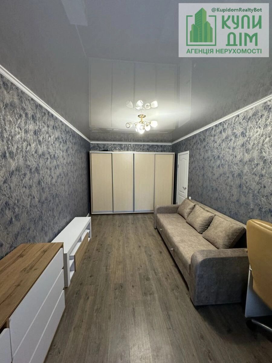 Продаж квартири 1 кімната, 33 m², 4 пов./5 поверхів. Миру вул., Кропивницький. 