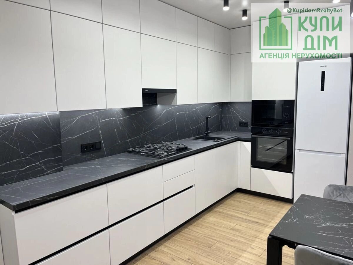 Продаж квартири 1 кімната, 53 m², 2 пов./9 поверхів. Фортечний (кіровський), Кропивницький. 