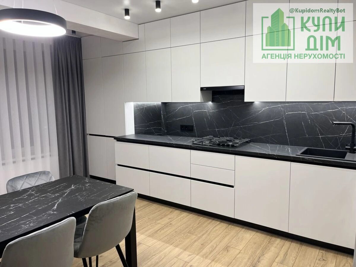 Продаж квартири 1 кімната, 53 m², 2 пов./9 поверхів. Фортечний (кіровський), Кропивницький. 