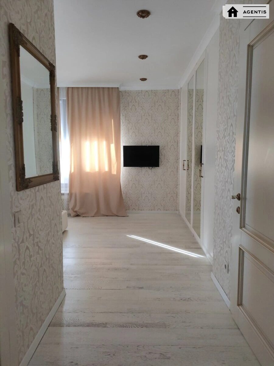 Apartment for rent. 4 rooms, 120 m², 20 floor/23 floors. 60, Golosiyivskiy 60, Kyiv. 