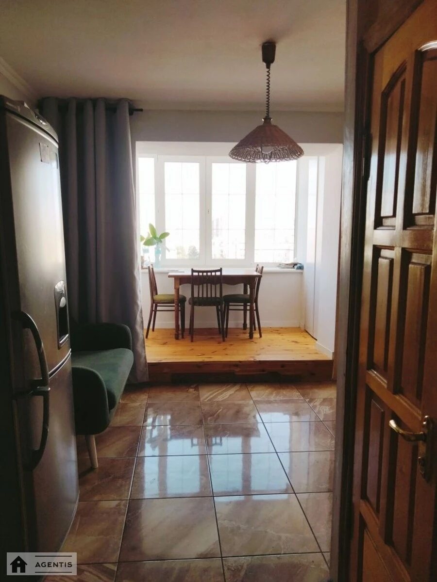 Apartment for rent. 2 rooms, 56 m², 12 floor/12 floors. Desnyanskyy rayon, Kyiv. 