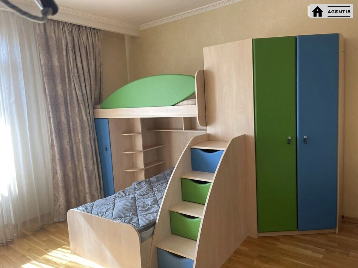 Сдам квартиру. 3 rooms, 102 m², 9th floor/26 floors. 18, Митрополита Василя Липківського вул. (Урицького), Киев. 