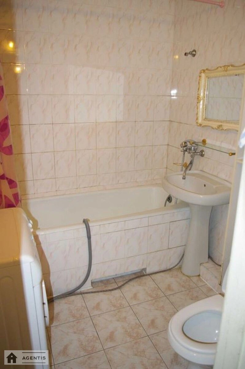 Здам квартиру. 1 room, 40 m², 1st floor/16 floors. 160, Антоновича вул. (Горького), Київ. 