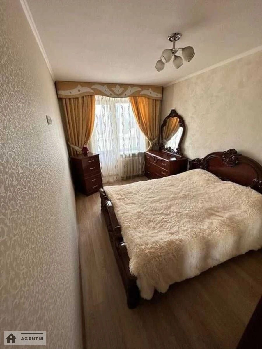 Apartment for rent. 2 rooms, 43 m², 4th floor/5 floors. 12, Mykoly Vasylenka vul., Kyiv. 