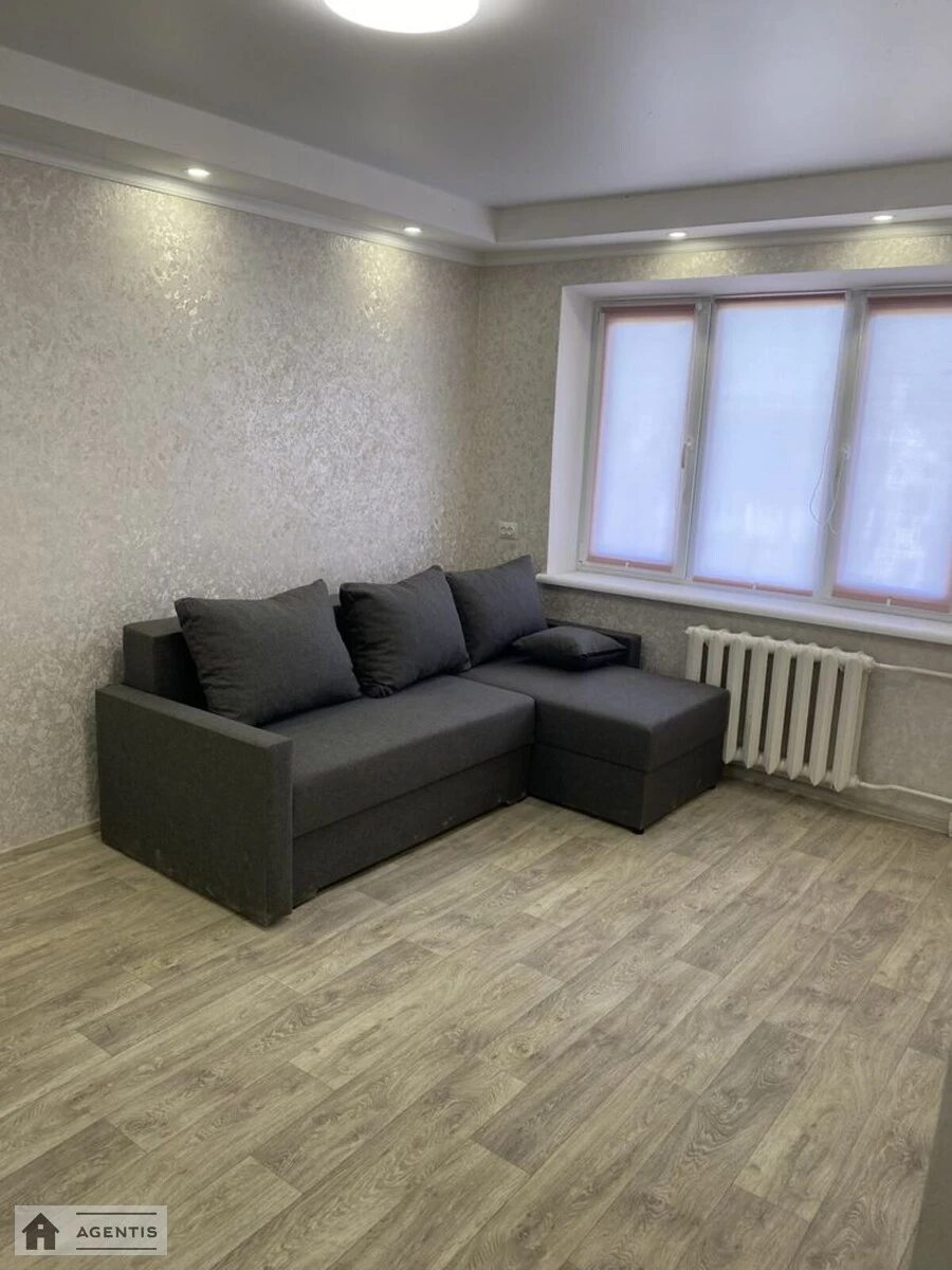 Apartment for rent. 1 room, 32 m², 9th floor/9 floors. Sholom-Aleyhema, Kyiv. 