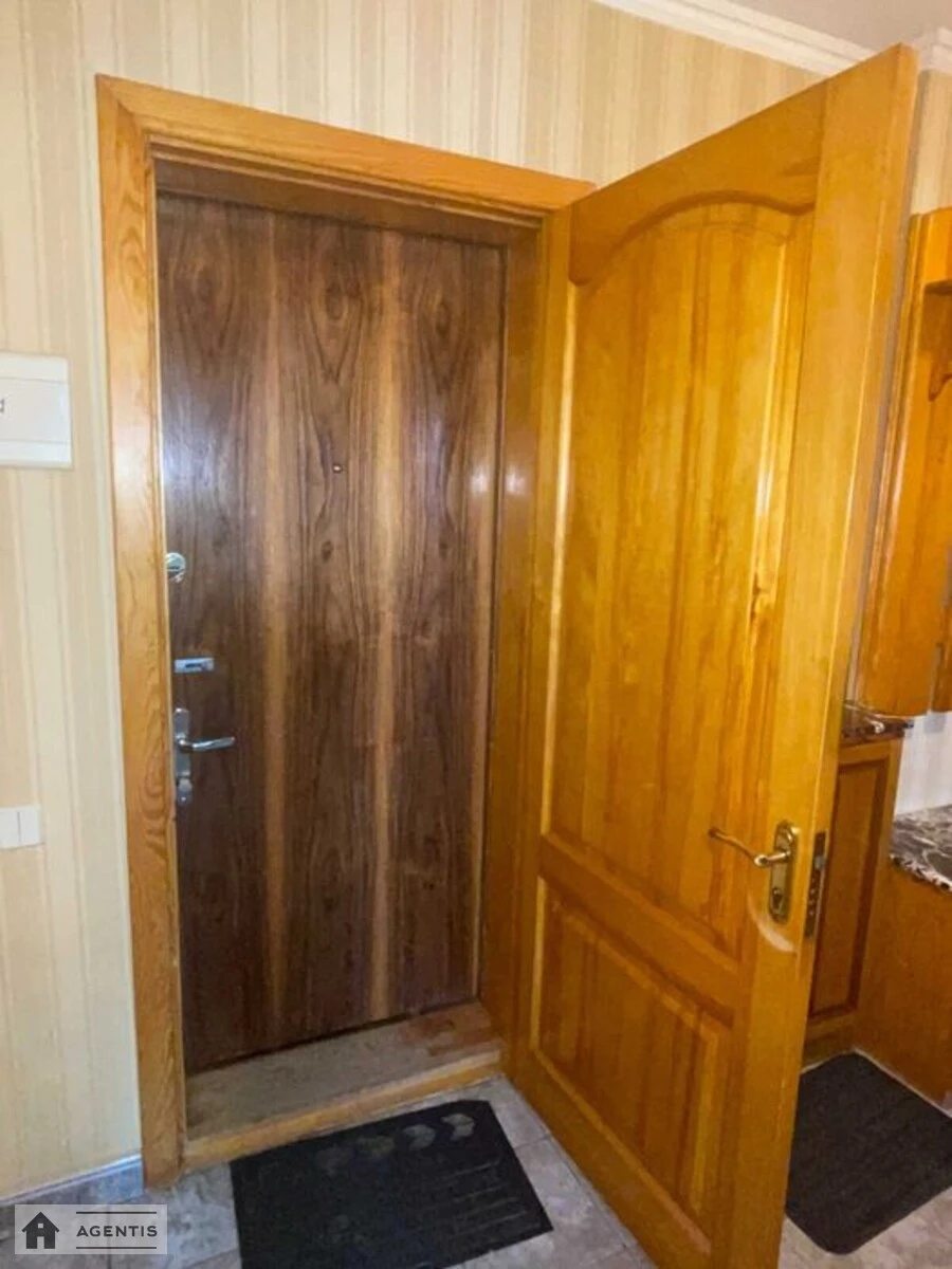 Apartment for rent. 1 room, 55 m², 11 floor/14 floors. 39, Valeriya Lobanovskoho prosp. Chervonozoryanyy, Kyiv. 