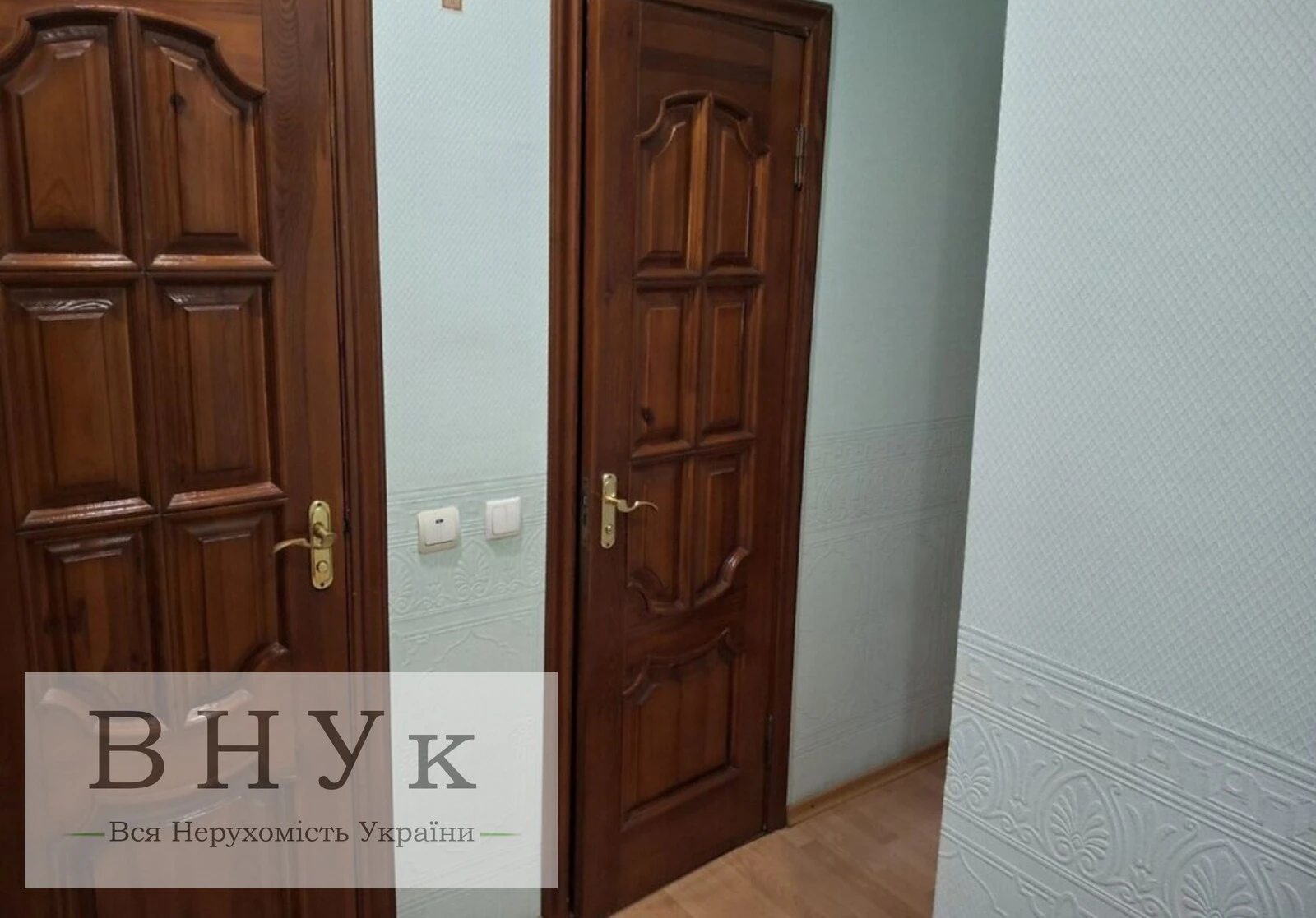 Продаж квартири 3 кімнати, 843 m², 3 пов./5 поверхів. Озерна , Хмельницький. 