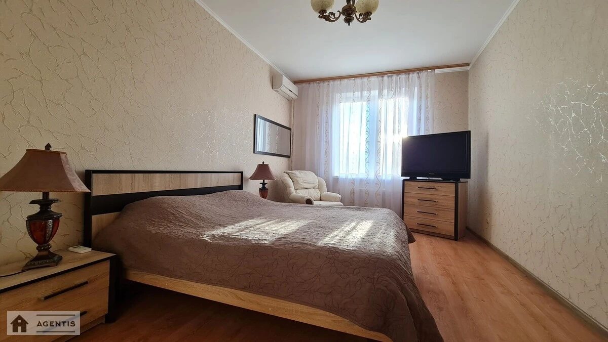 Apartment for rent 3 rooms, 160 m², 19th fl./21 floors. 75, Dmytrivska 75, Kyiv. 