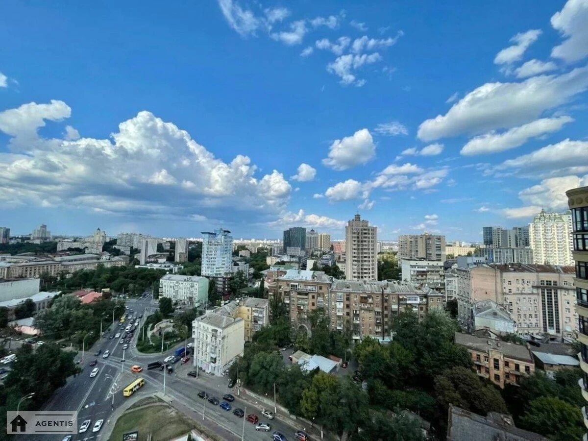 Apartment for rent 3 rooms, 160 m², 19th fl./21 floors. 75, Dmytrivska 75, Kyiv. 