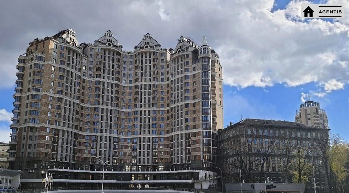 Apartment for rent 3 rooms, 100 m², 9th fl./19 floors. 58, Bohdana Khmelnytskoho vul., Kyiv. 