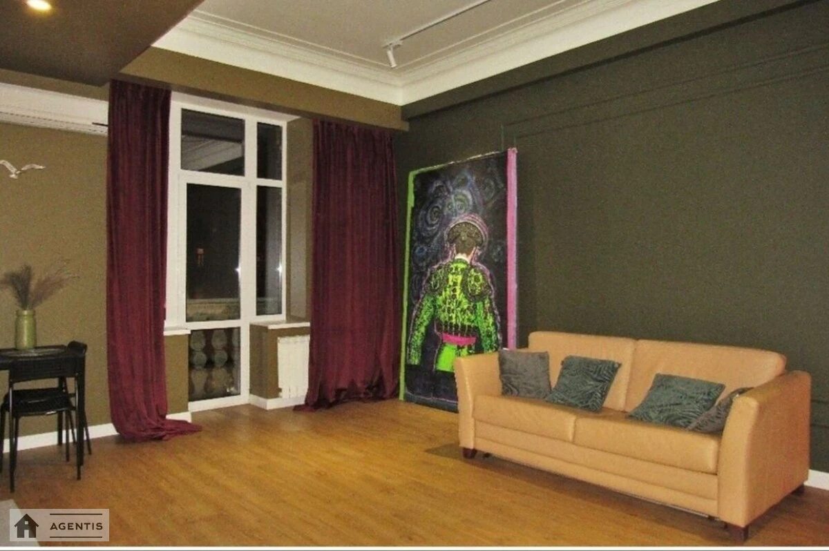 Apartment for rent. 2 rooms, 60 m², 4th floor/6 floors. 24, Velyka Vaselkivska 24, Kyiv. 