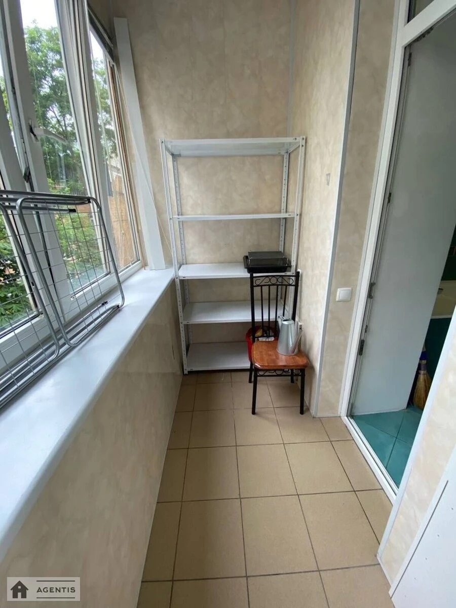 Здам квартиру. 2 rooms, 60 m², 3rd floor/4 floors. 25, Назарівська вул. (Бориса Вєтрова), Київ. 