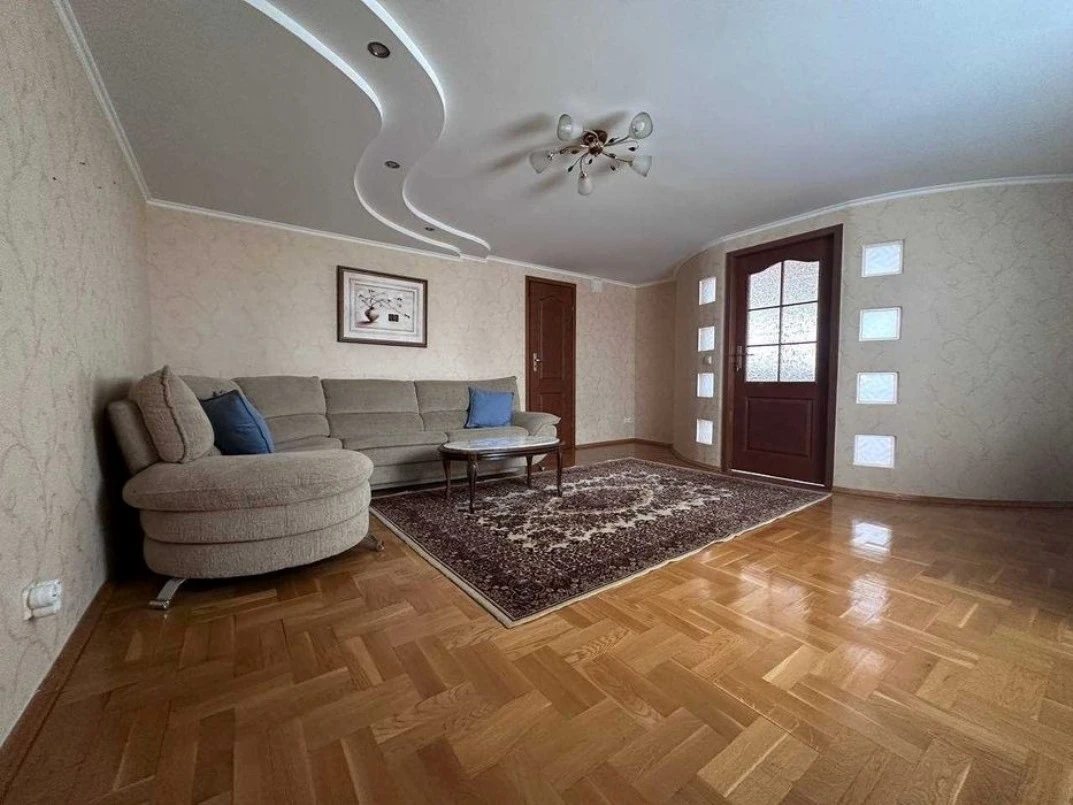 Продажа дома 7 комнат, 250 m², 3 этажа. Нові Петрівці. 