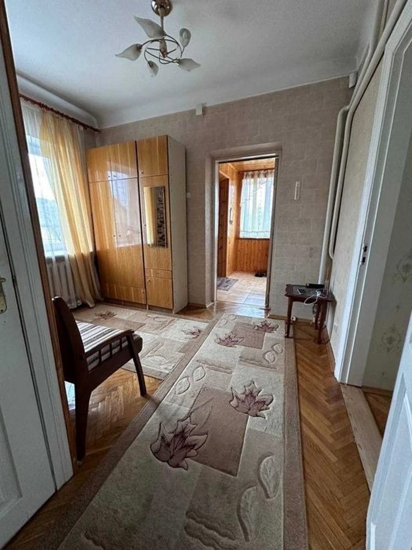 House for sale 7 rooms, 250 m², 3 floors. Novi Petrivtsi. 